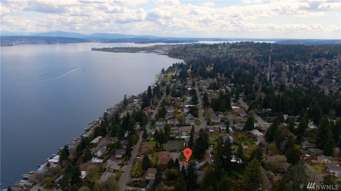 Property Photo:  11048 Durland Ave NE  WA 98125 