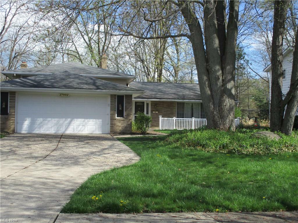 27992 Blossom Boulevard  North Olmsted OH 44070 photo