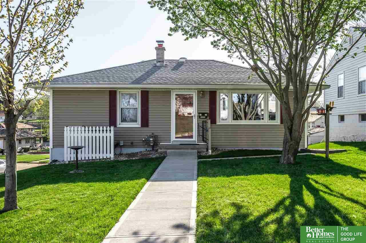 Property Photo:  2401 S 43rd  NE 68105 