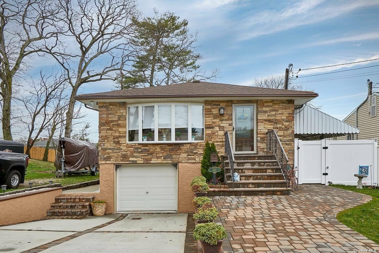 Property Photo:  184 N Virginia Avenue  NY 11758 