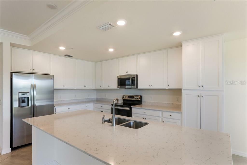 Property Photo:  17626 Gawthrop Drive 106  FL 34211 