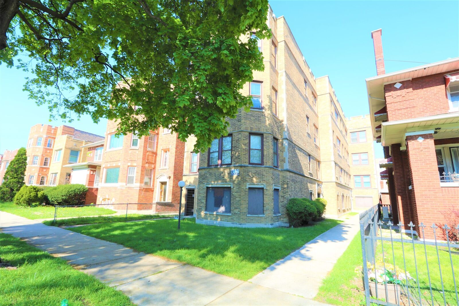 Property Photo:  8033 S Saint Lawrence Avenue 3B  IL 60619 