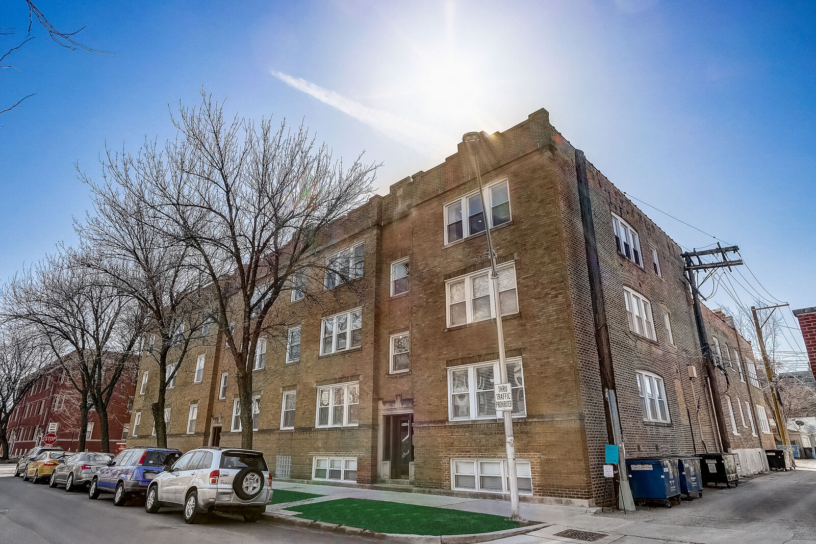 Property Photo:  2243 W Ainslie Street 3W  IL 60625 