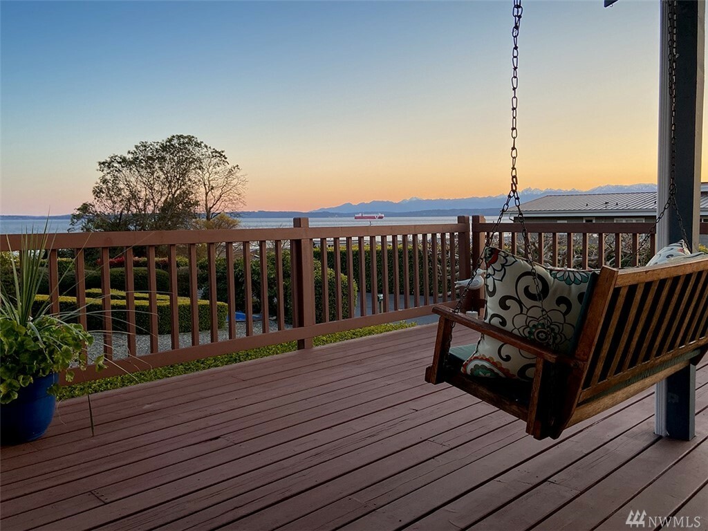 Property Photo:  5565 Mutiny Sands Rd  WA 98249 