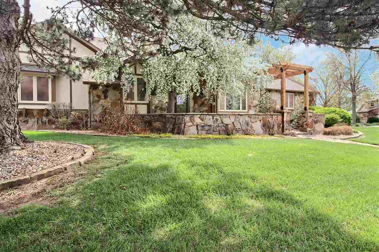 Property Photo:  10302 W Alamo Ct  KS 67212 