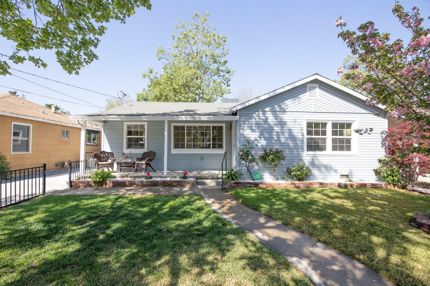 Property Photo:  834 5th Street  CA 95695 