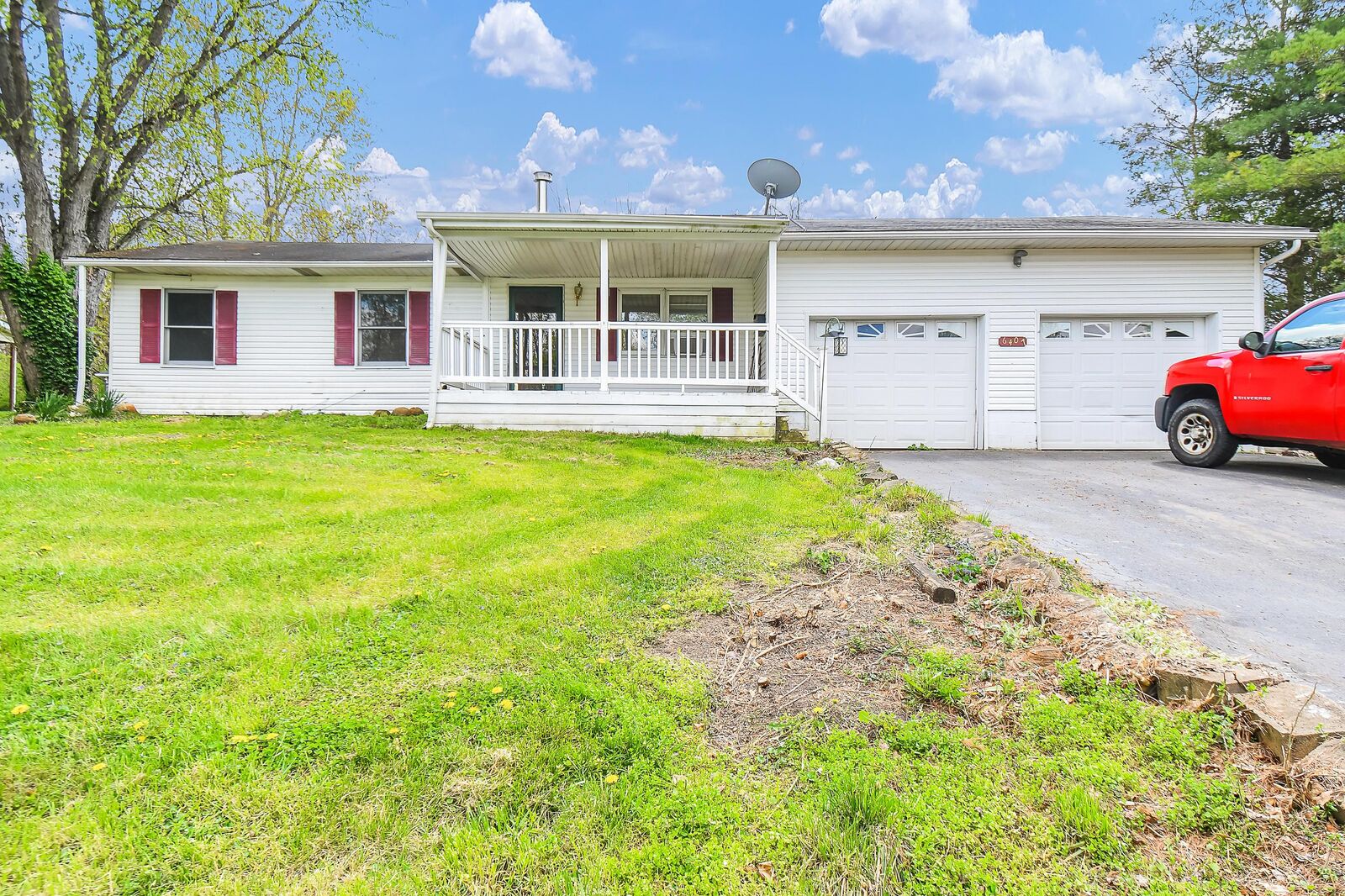 Property Photo:  6407 Putnam Drive  OH 43113 