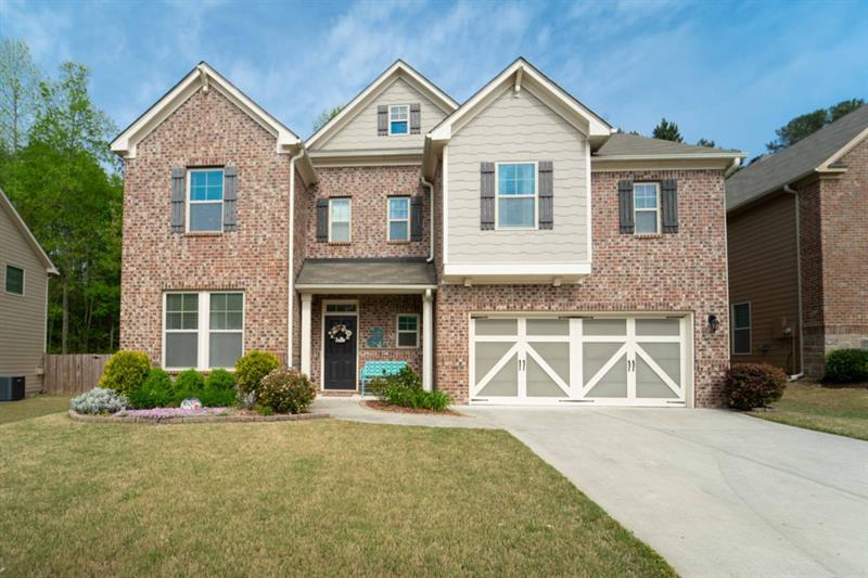 Property Photo: 1082 Park Hollow Lane GA 30043