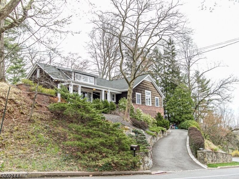 Property Photo:  396 Ackerman St  NJ 07092 