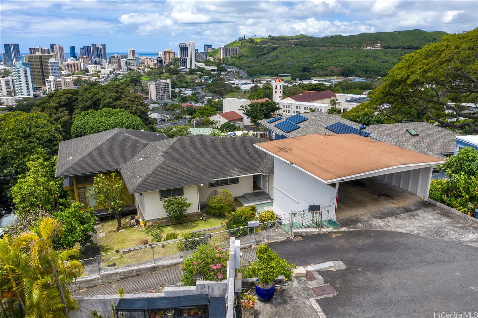 2143 Mauna Place  Honolulu HI 96822 photo