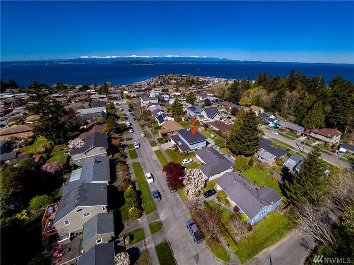 Property Photo:  5318 SW Orleans St  WA 98116 