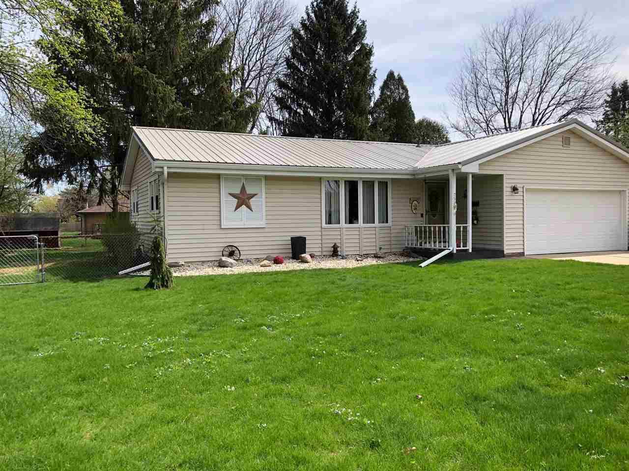 Property Photo:  752 Chelsea Pl  WI 53546 