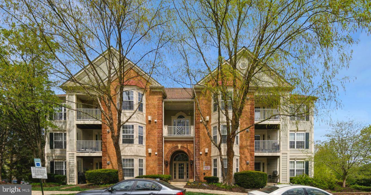 Property Photo: 13401 Fountain Club Drive 14202 MD 20874