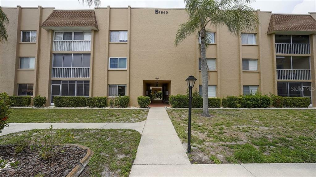 Property Photo:  1540 Glen Oaks Drive E B-231  FL 34232 