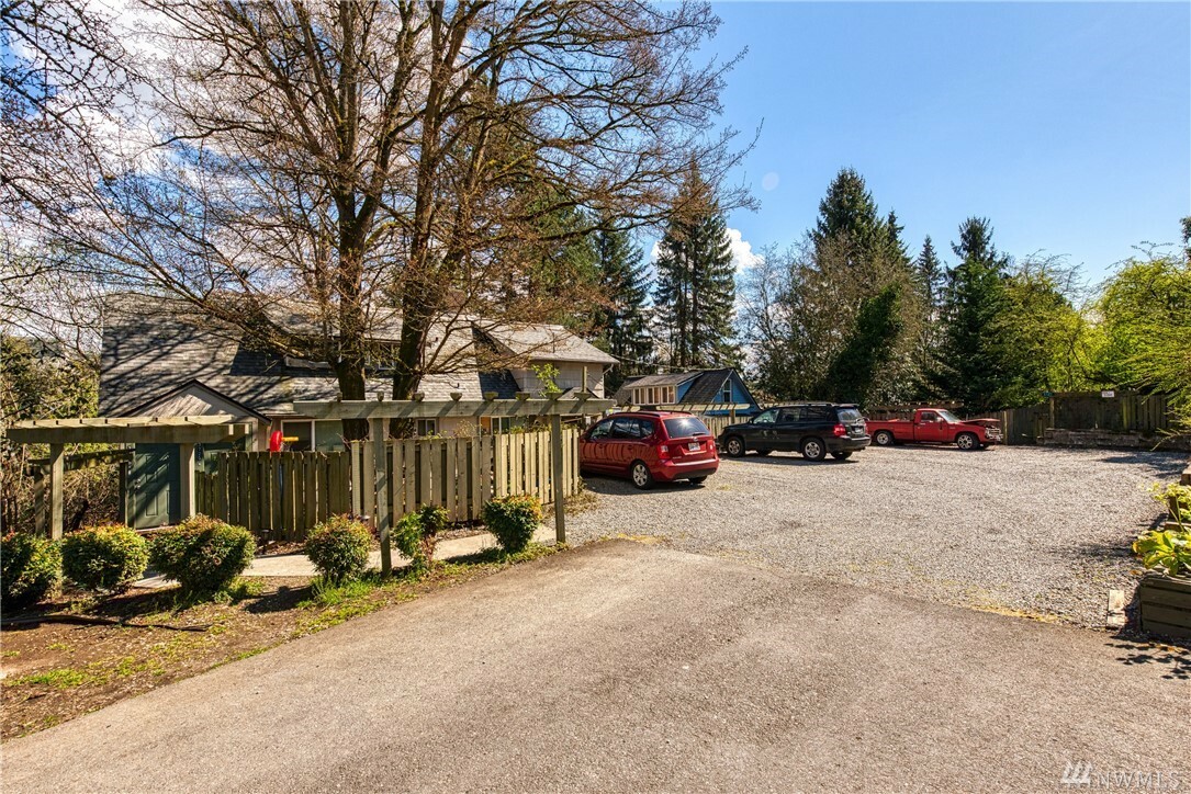 Property Photo:  3725 S 126th St  WA 98168 