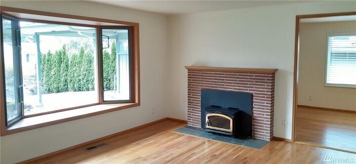 Property Photo: 15632 SE 11th St WA 98008