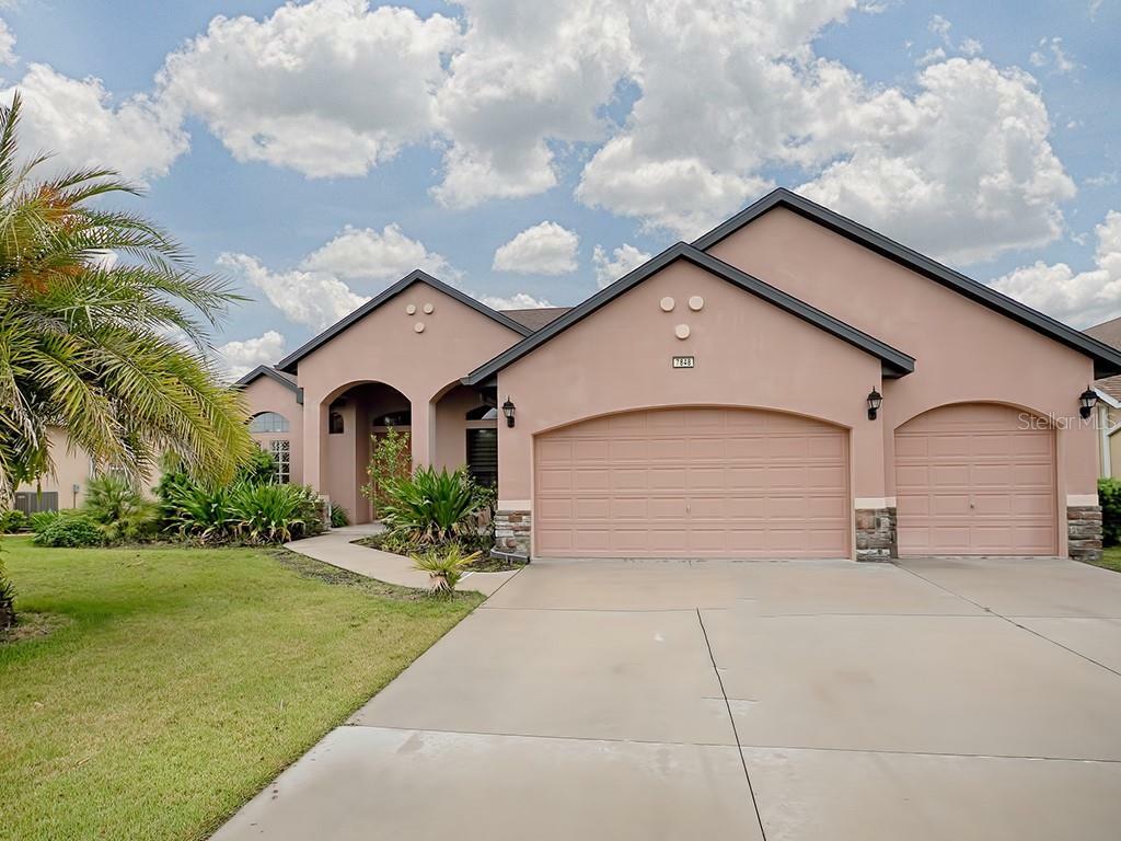 Property Photo:  7848 Crosswinds Way  FL 32757 