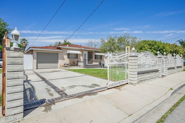 Property Photo:  1017 Newton Street  CA 91340 