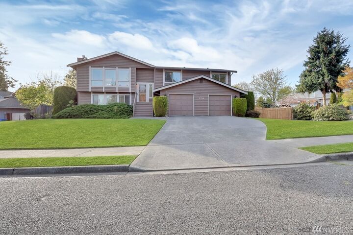 Property Photo: 3215 31st Ave SE WA 98374