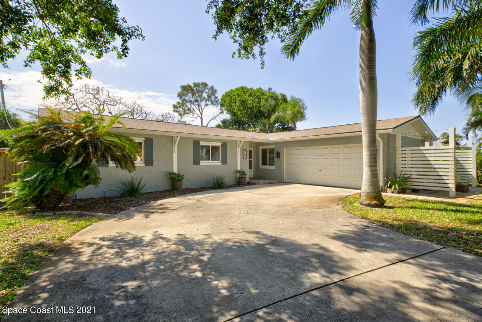 Property Photo: 243 Harbour Drive E FL 32937
