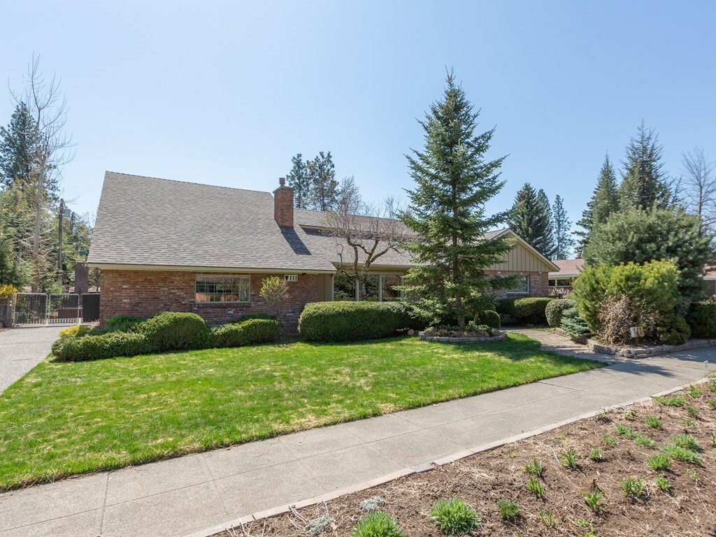 111 W 40th Ave  Spokane WA 99203-1533 photo