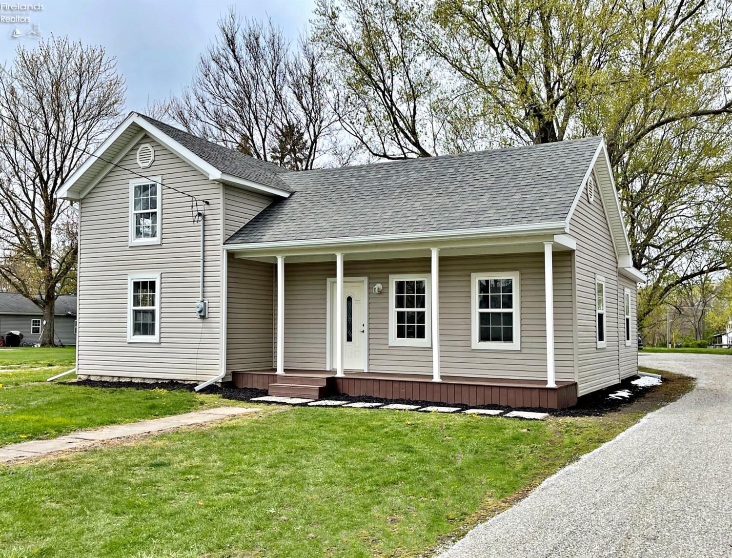 Property Photo:  405 S Broadway Street  OH 44836 