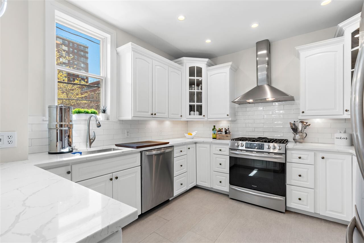Property Photo:  86 Garden St 2  NJ 07030 