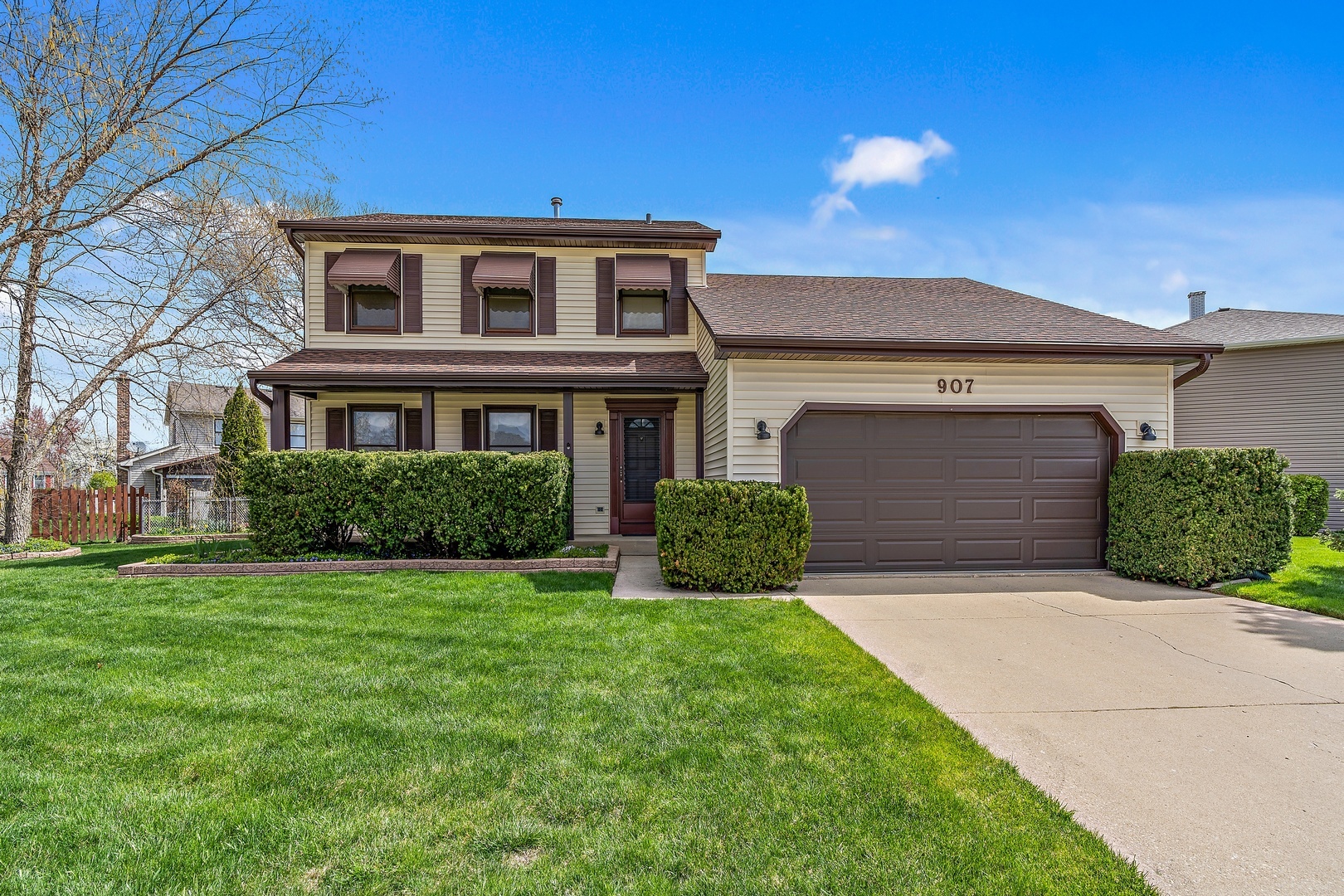 Property Photo: 907 Long Meadow Drive IL 60193