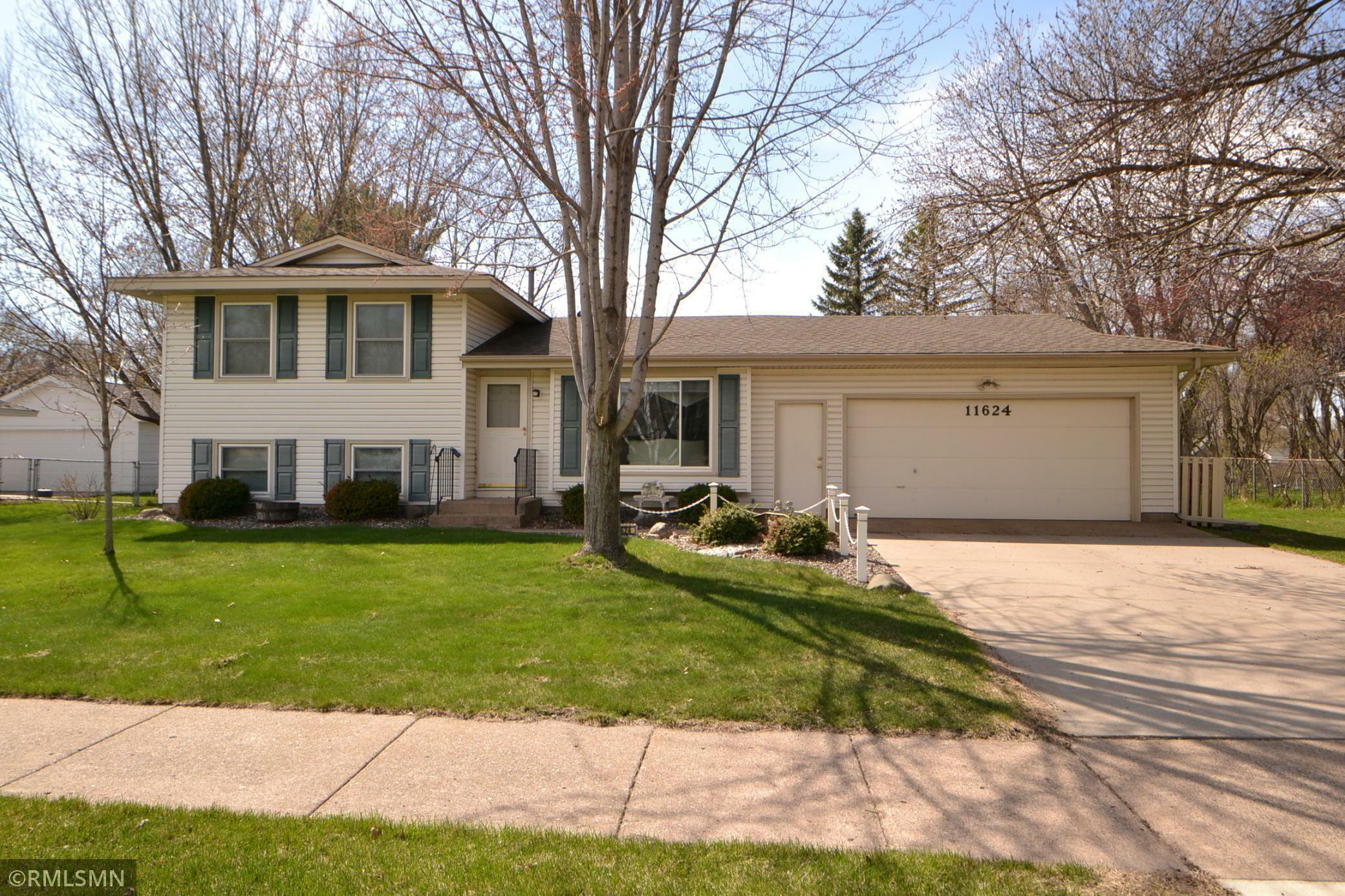 Property Photo:  11624 Jefferson Street NE  MN 55434 