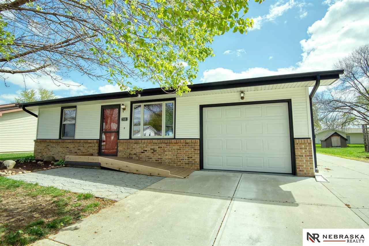 Property Photo:  748 N 11th  NE 68008 