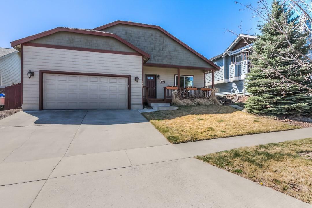 Property Photo: 2929 NE Flagstone Avenue OR 97701