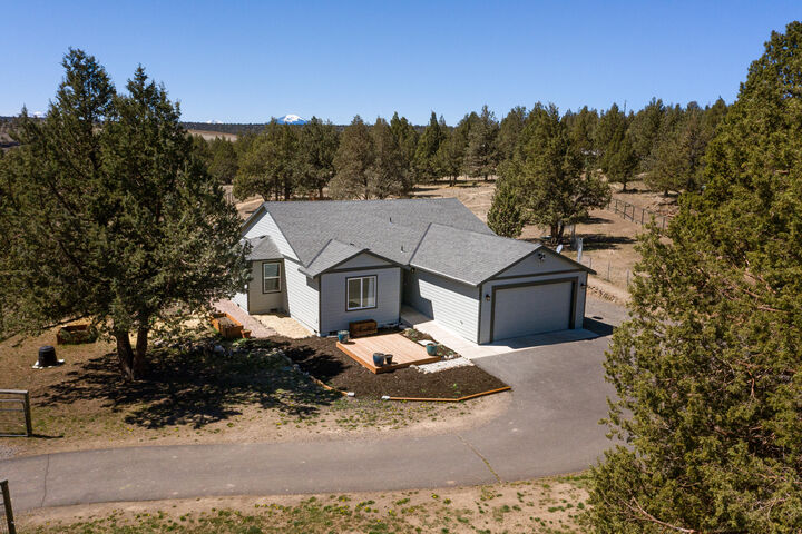 8738 SW Shelf Court  Terrebonne OR 97760 photo