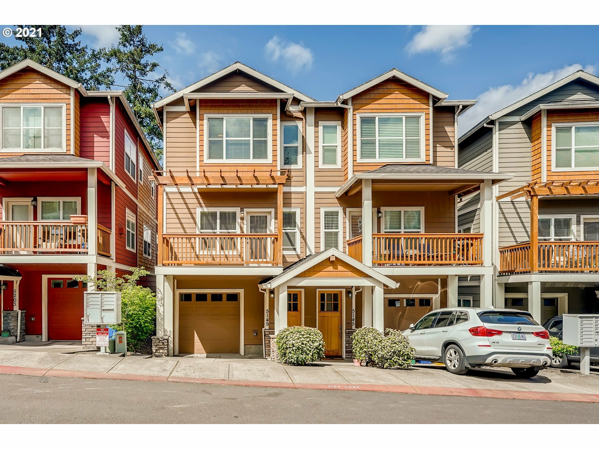 Property Photo: 5149 SW Shattuck Rd 11 OR 97221