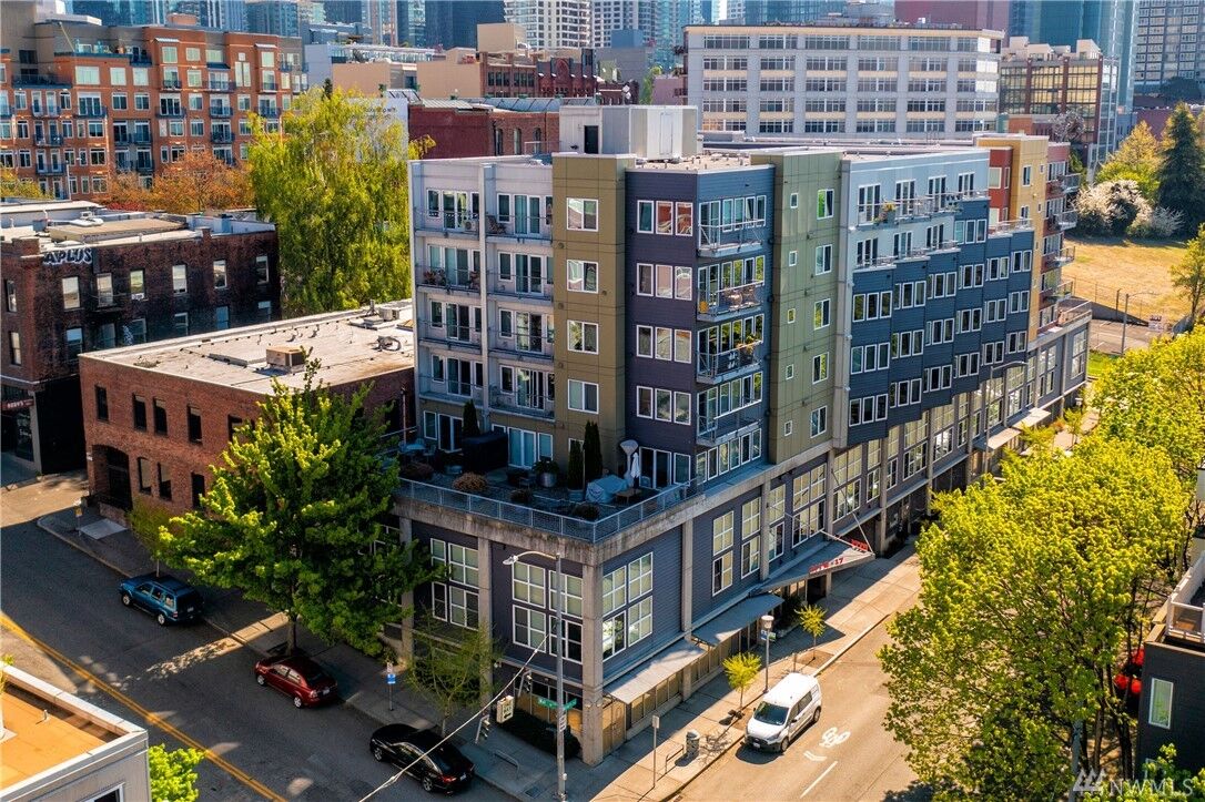 Property Photo:  2440 Western Ave 606  WA 98121 