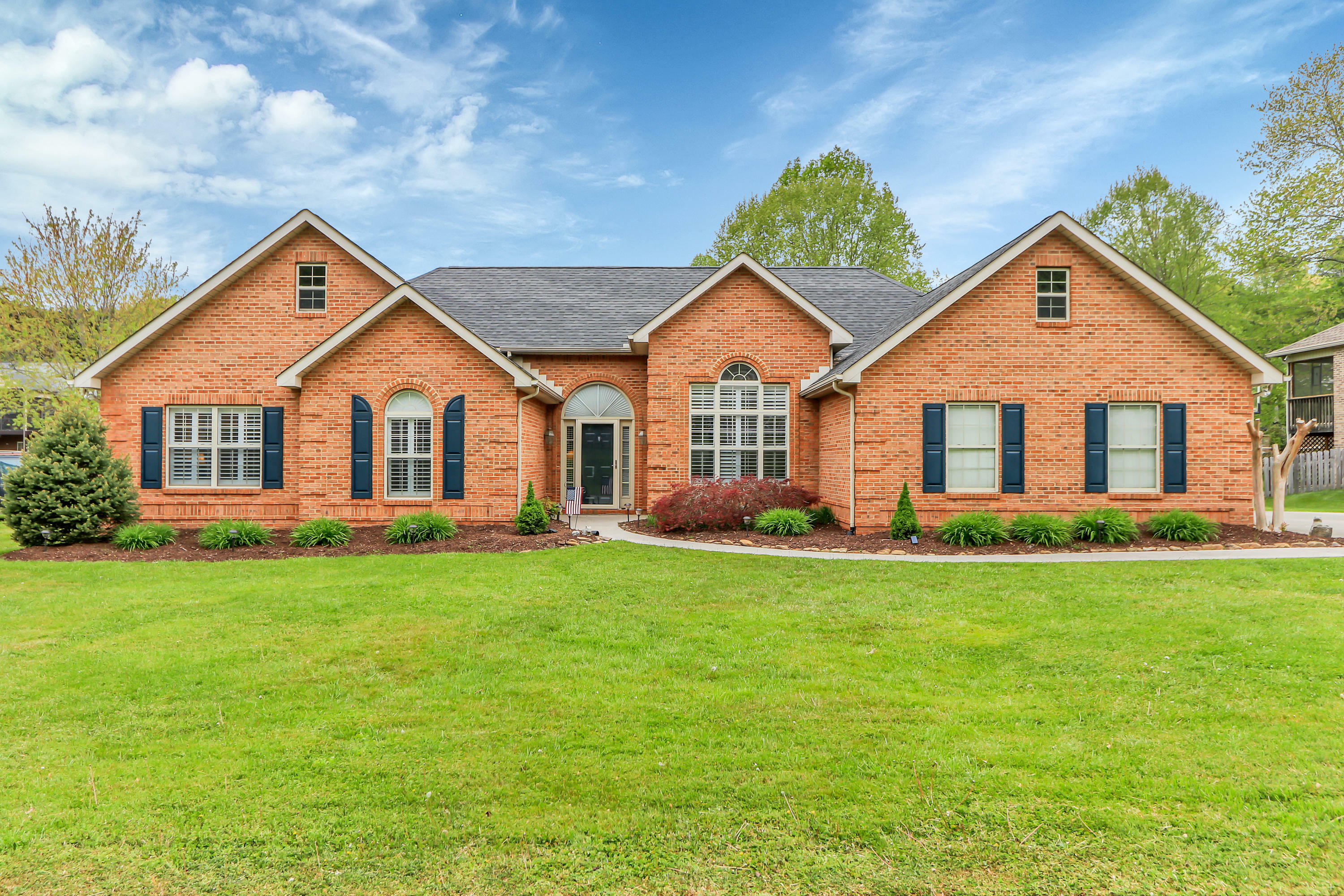 Property Photo: 215 Stone Castle Lane TN 37849