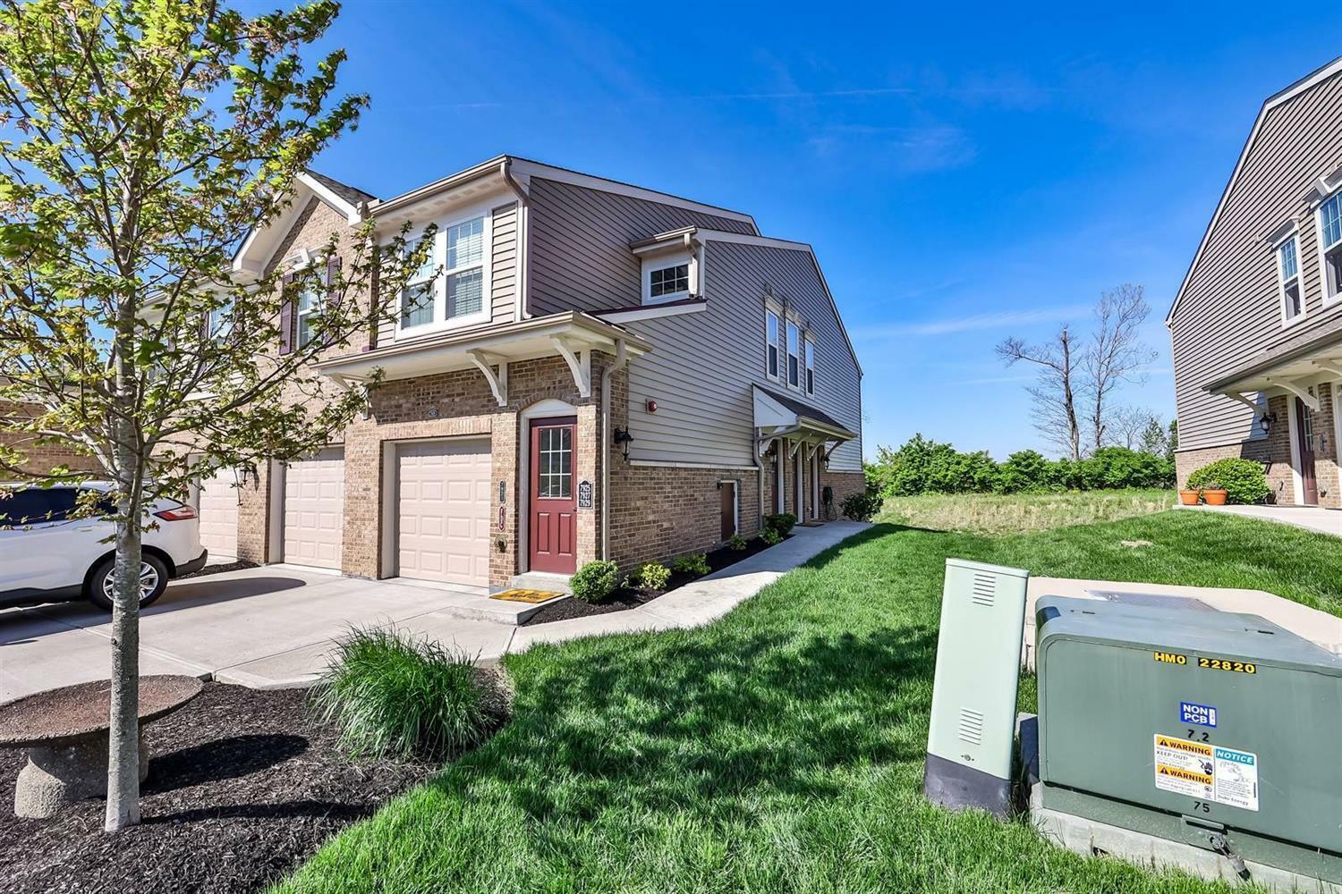 Property Photo: 7929 Oakbridge Way OH 45248