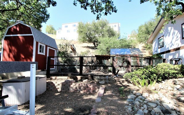 Property Photo:  5854 Oak Knolls Road  CA 93063 