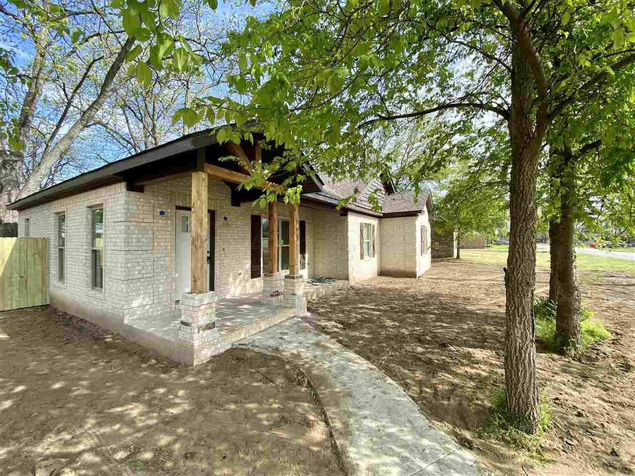 Property Photo: 204 S Boston AR 72442
