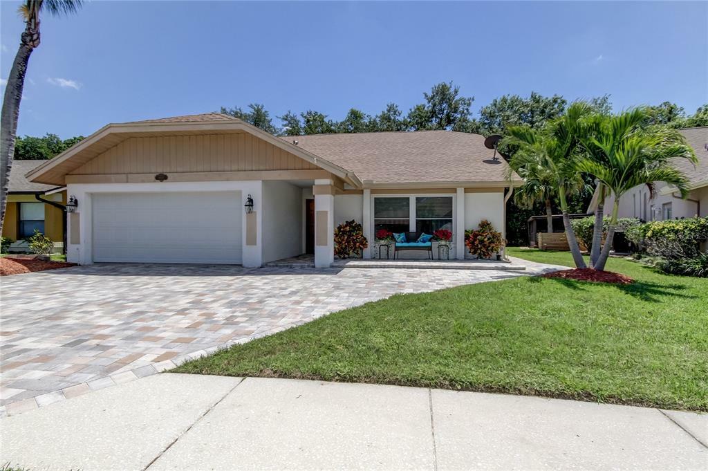 Property Photo:  11807 Snapdragon Road  FL 33635 