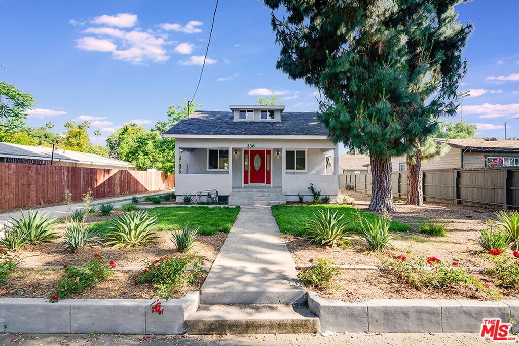Property Photo: 236 E Penn Street CA 91104