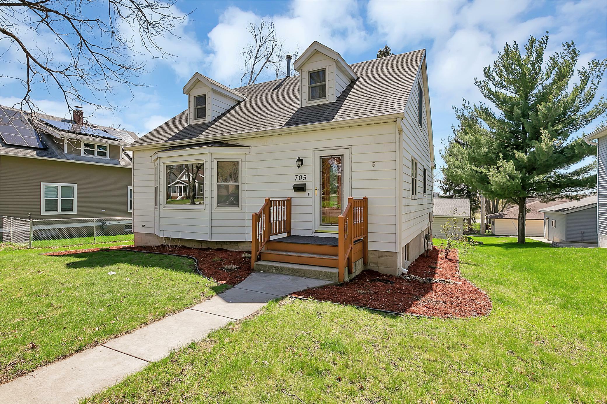 Property Photo:  705 2nd Avenue N  MN 56379 