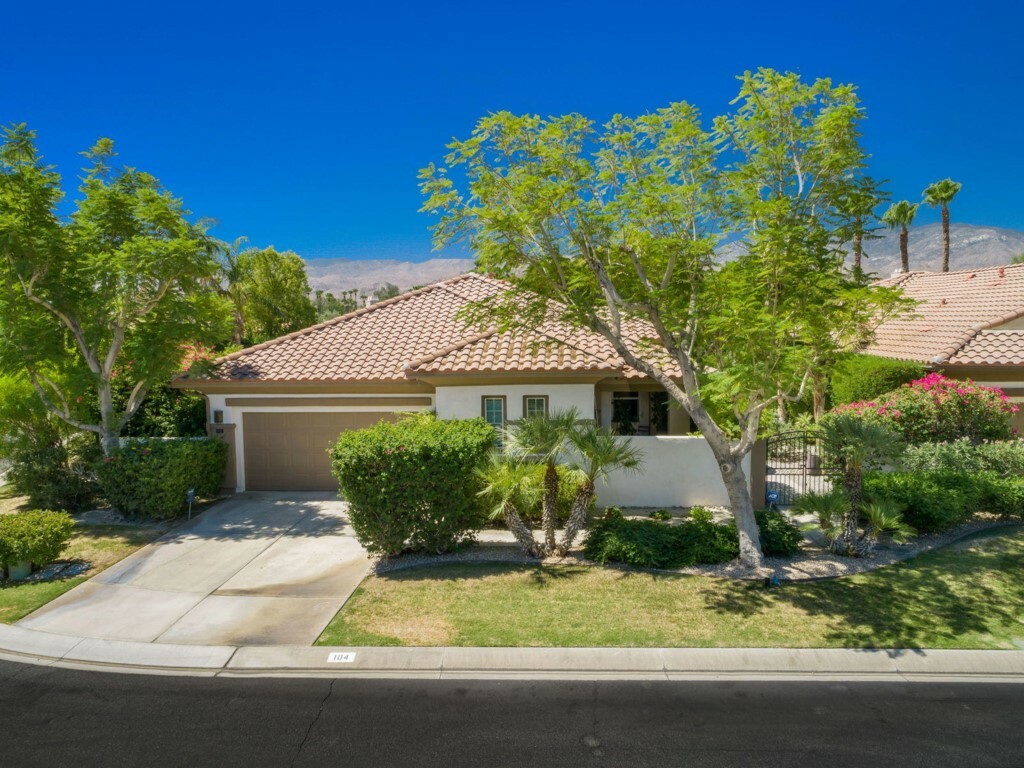 Property Photo:  104 Mission Lake Way  CA 92270 