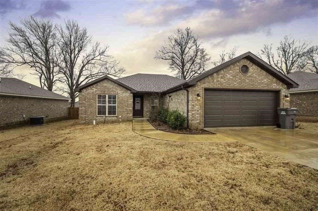 Property Photo:  405 Wildwood Point  AR 72401 