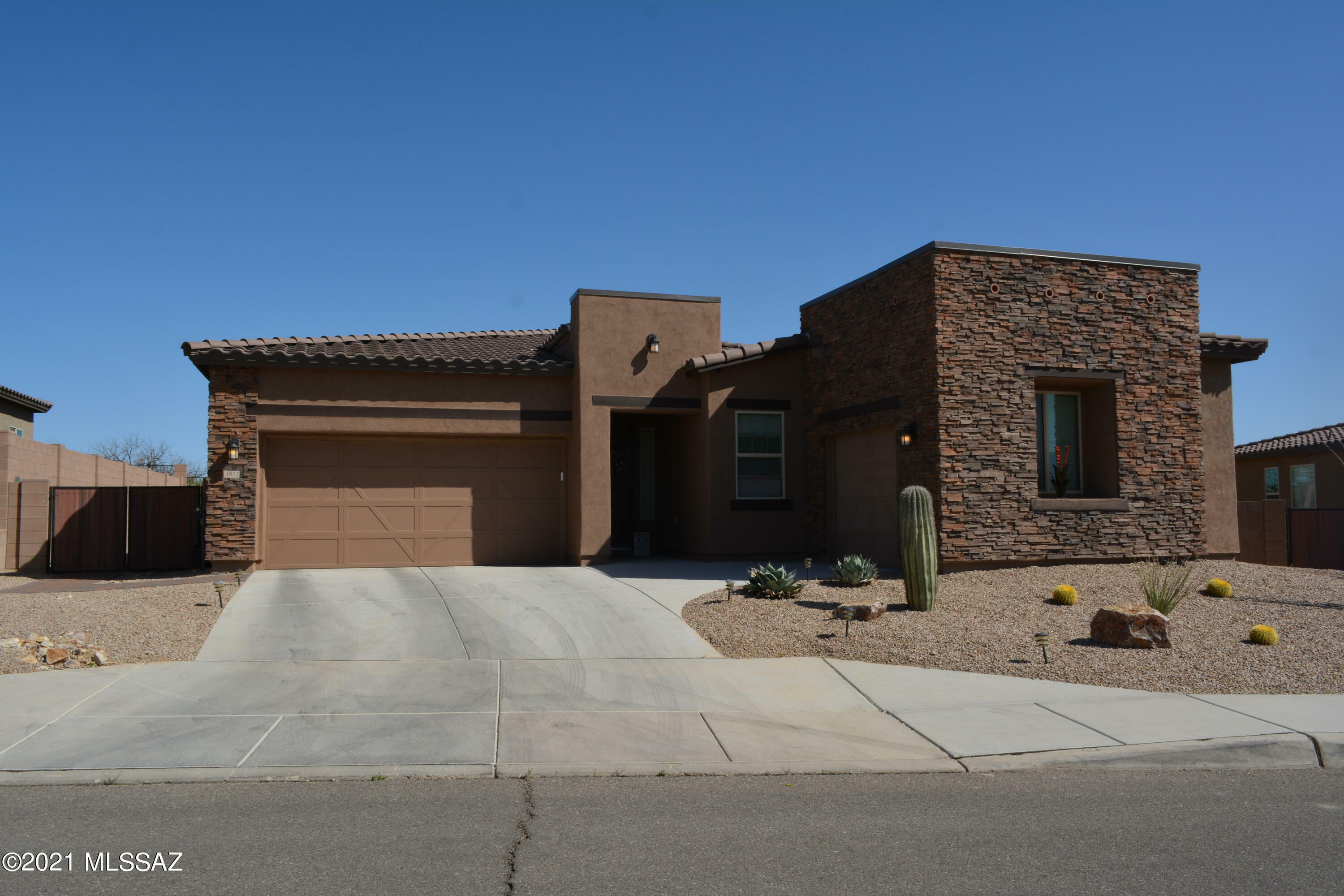 Property Photo: 18125 S Still Lea Place AZ 85629