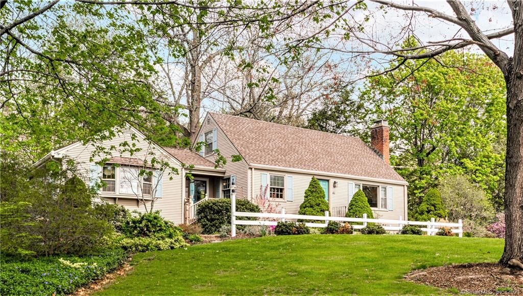 Property Photo:  41 Knollwood Road  CT 06032 