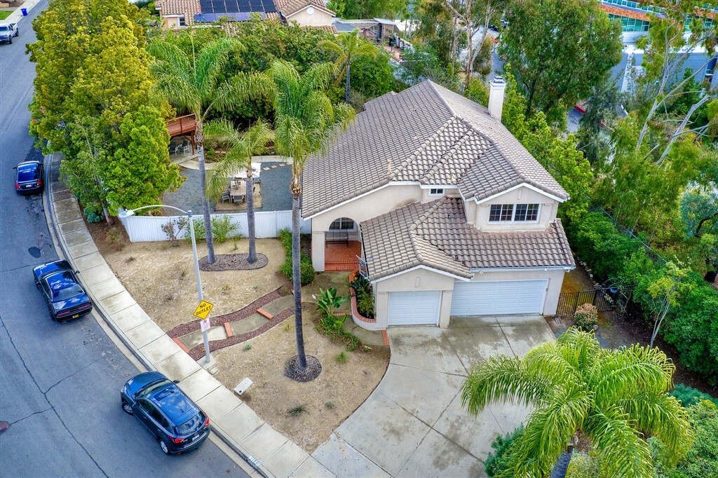 Property Photo: 1195 Avenida Azul CA 92069