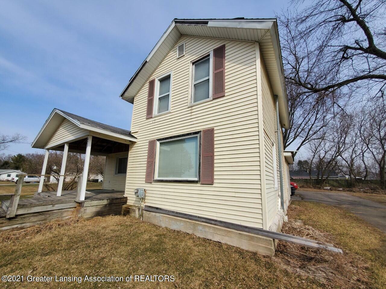 Property Photo: 473 Charlotte Street MI 48861