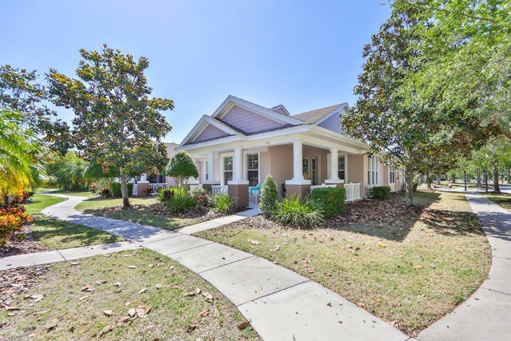 Property Photo:  207 Oceania Court  FL 33572 