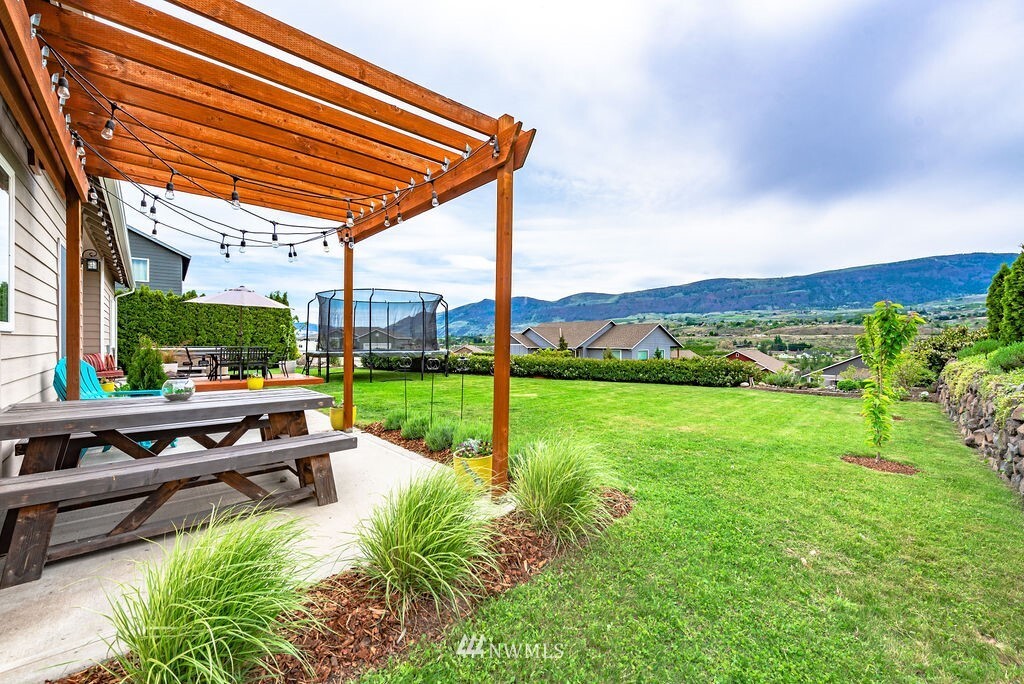 Property Photo: 2835 Aspen Shores Drive WA 98802