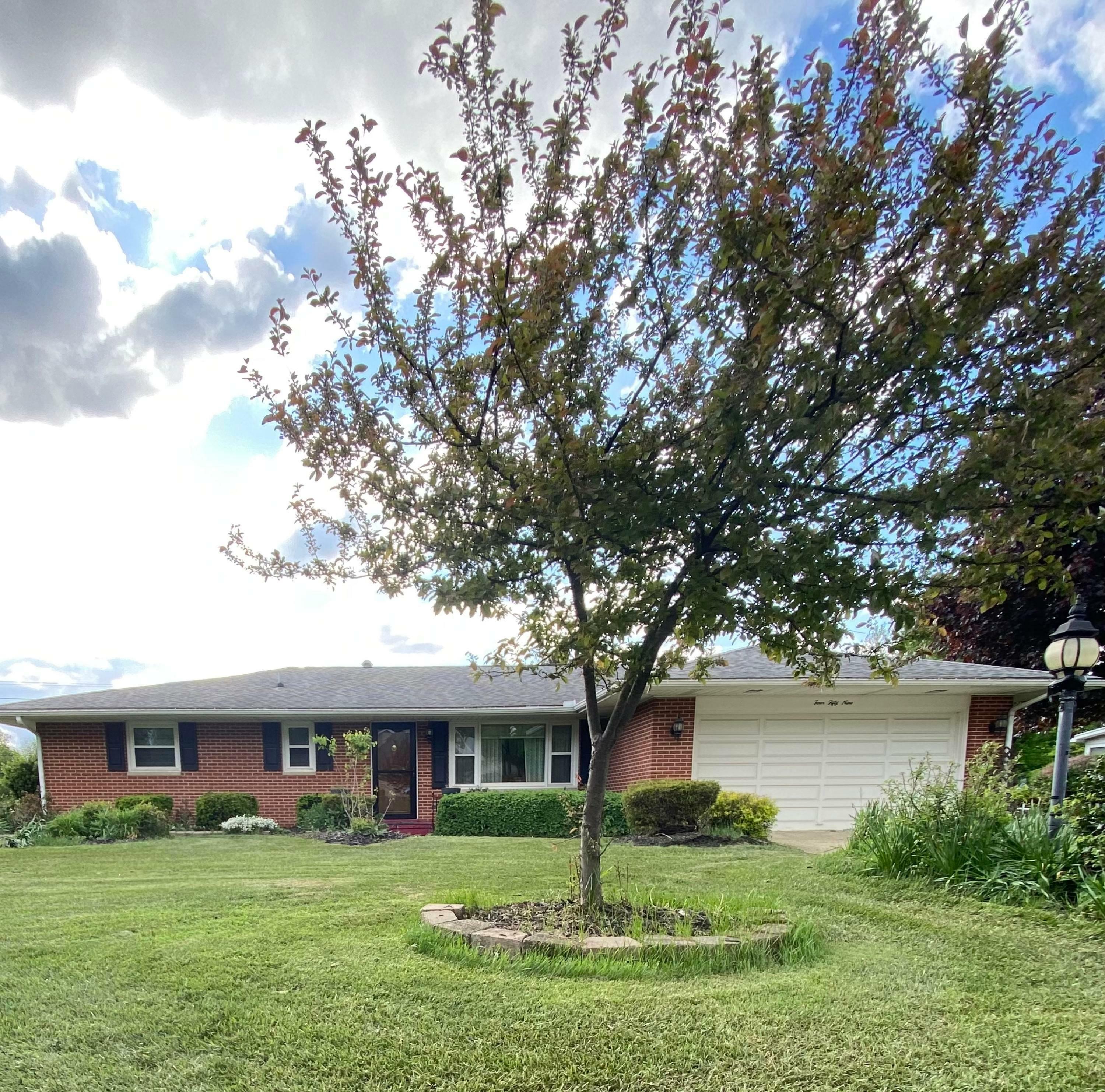 Property Photo:  459 Crestview Drive  OH 43130 